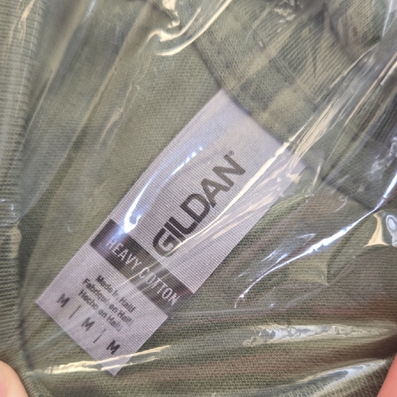 Gildan Orange and Green Short Sleeve Tee - Picture 2 of 4